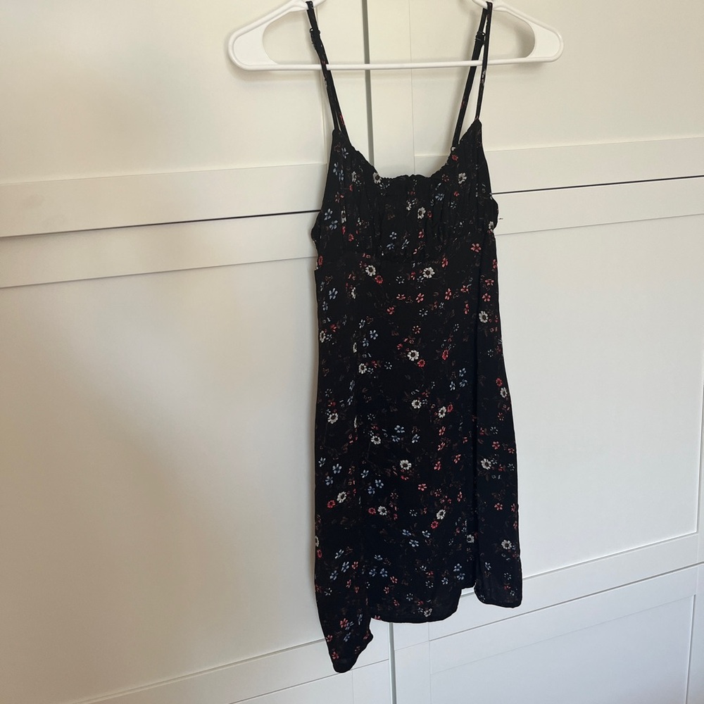 Small Olivaceous Sundress